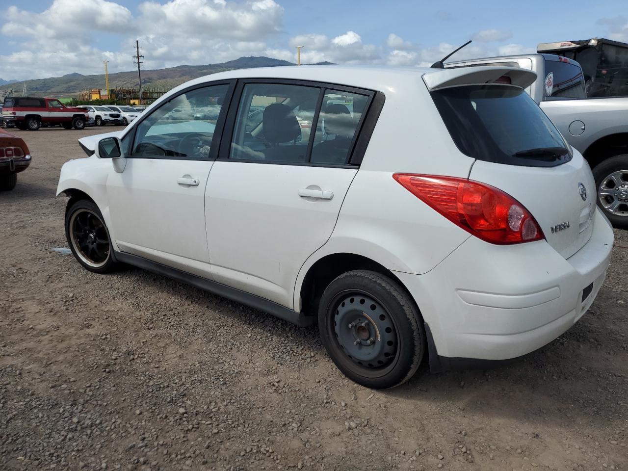 2009 Nissan Versa S - Фото 2