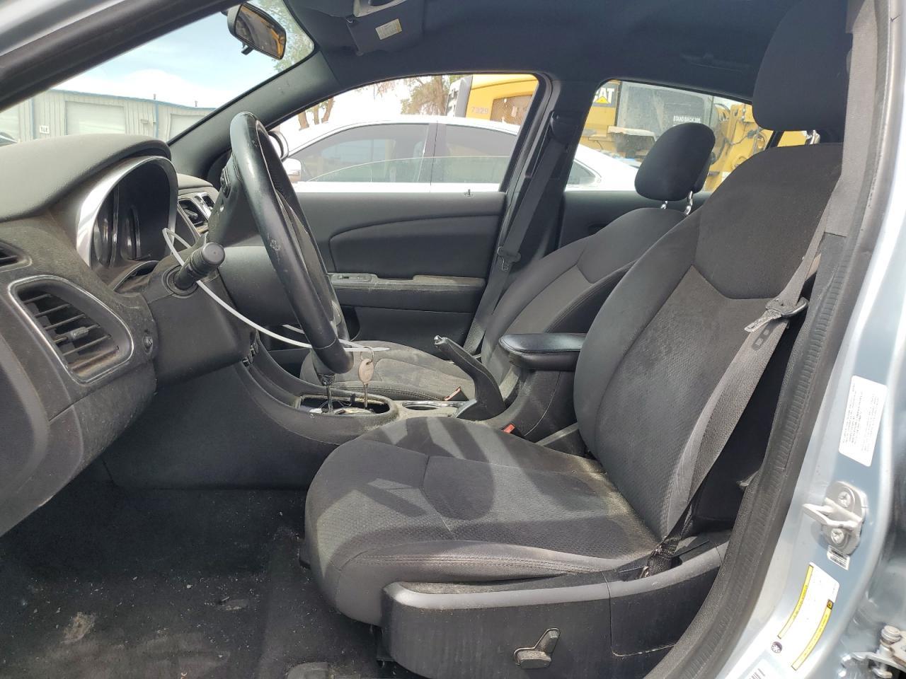 2014 Chrysler 200 Touring - Фото 7