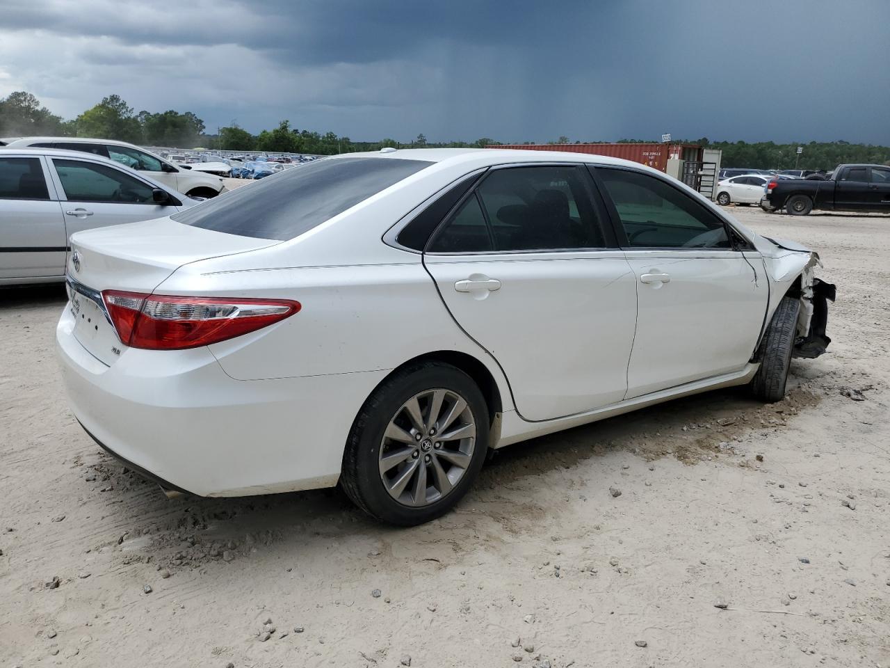 2017 Toyota Camry Le - Image 3
