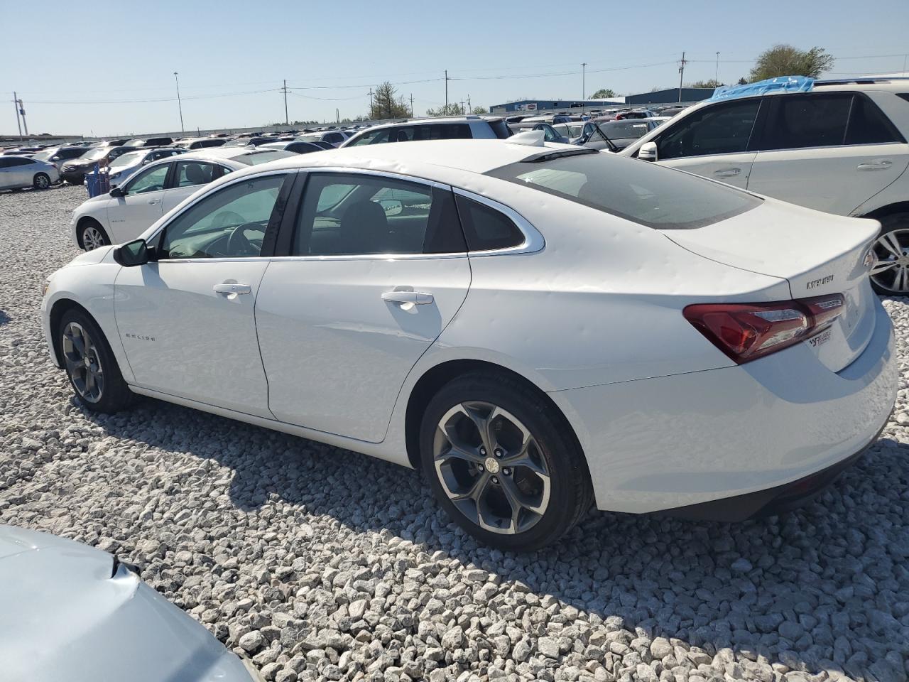2020 Chevrolet Malibu Lt - Image 2
