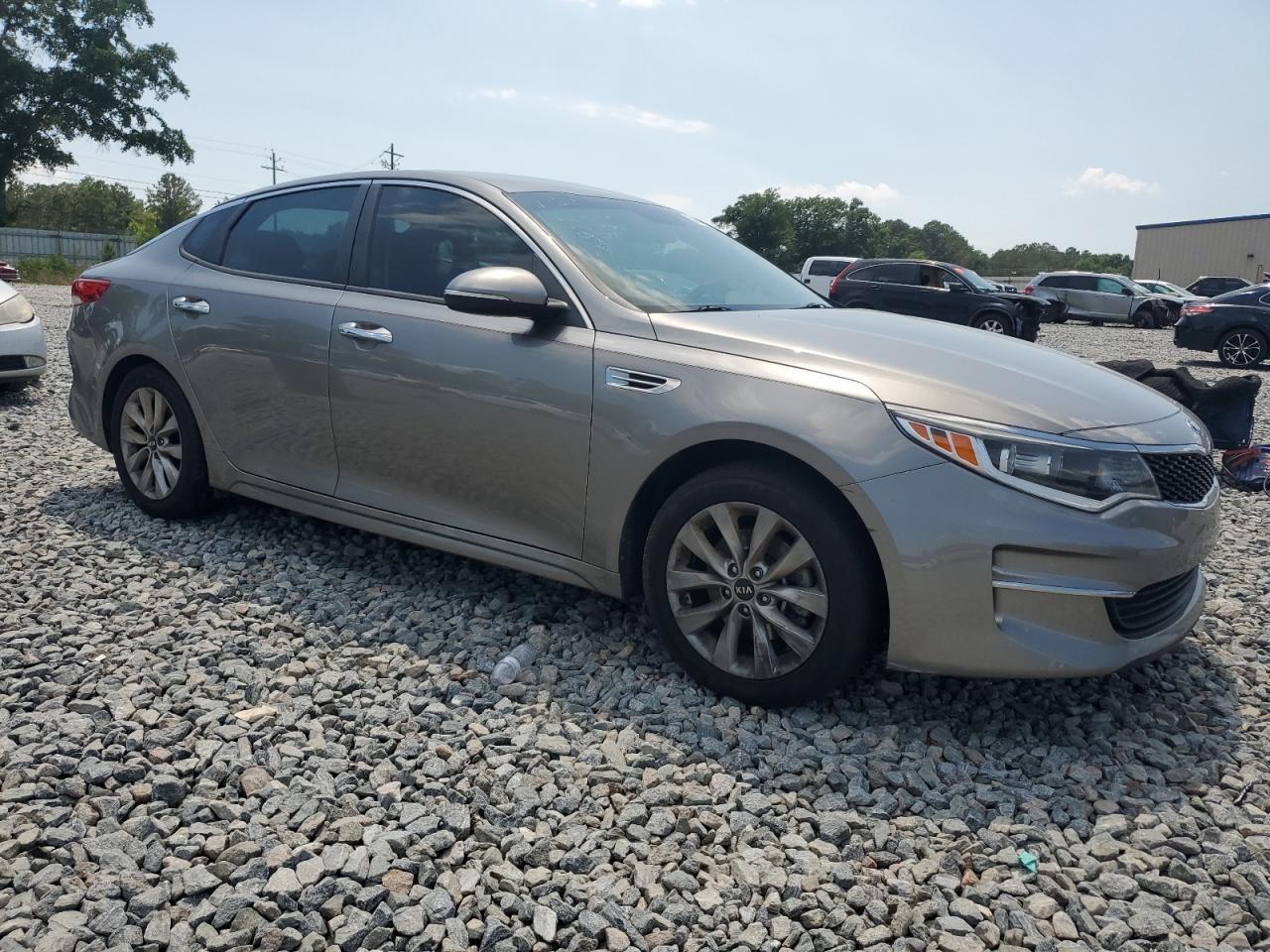 2017 Kia Optima Lx - Фото 4