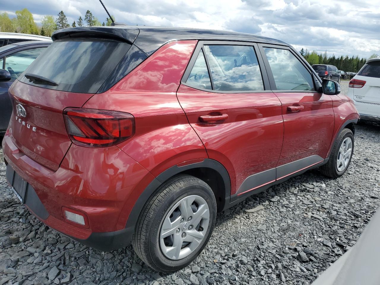 2025 Hyundai Venue Se - Image 3