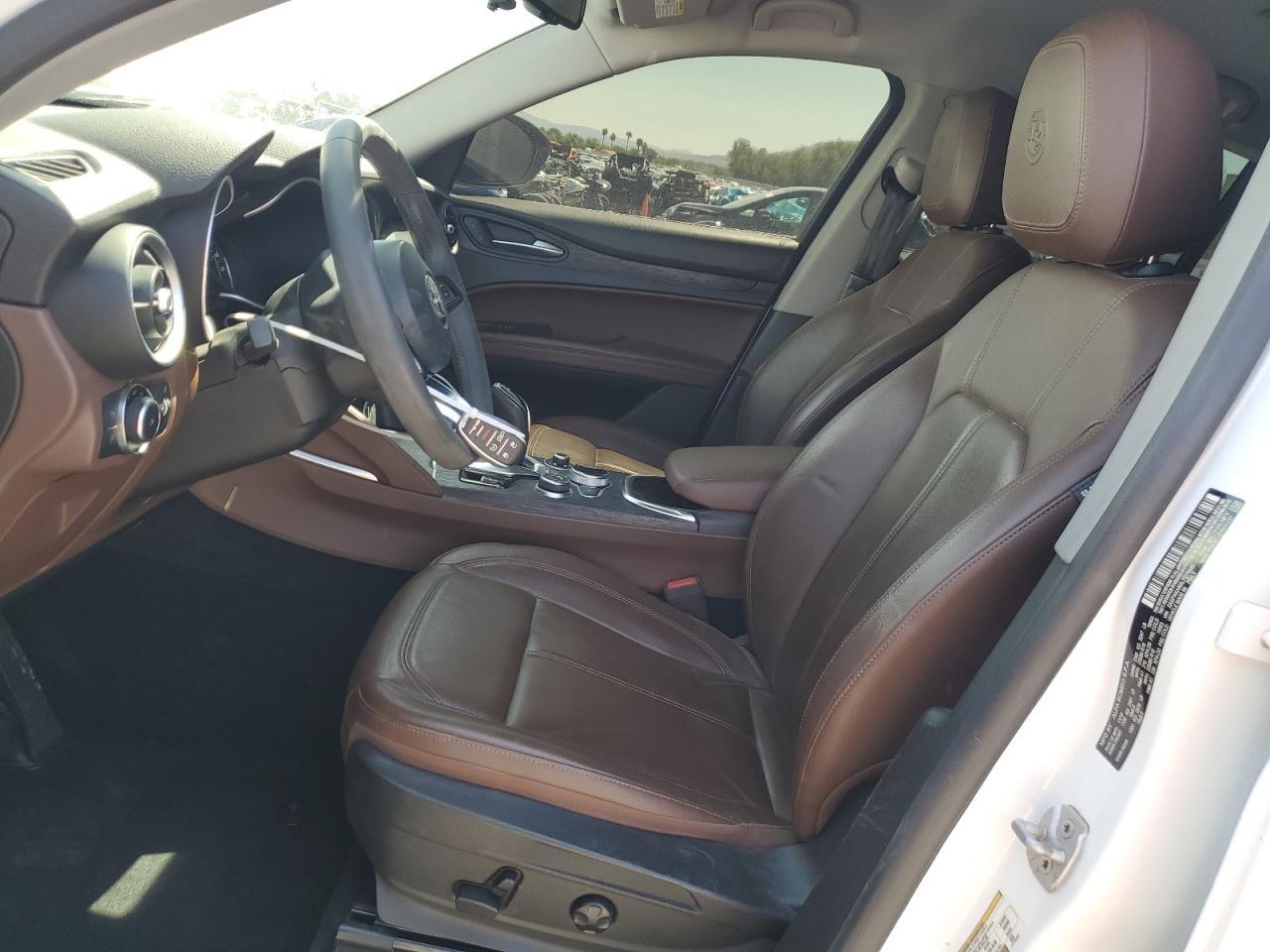 2020 Alfa Romeo Stelvio - Image 7