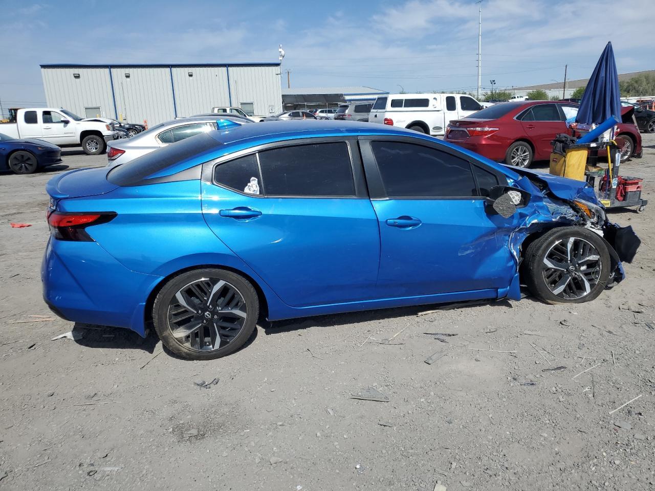 2023 Nissan Versa Sr - Image 3