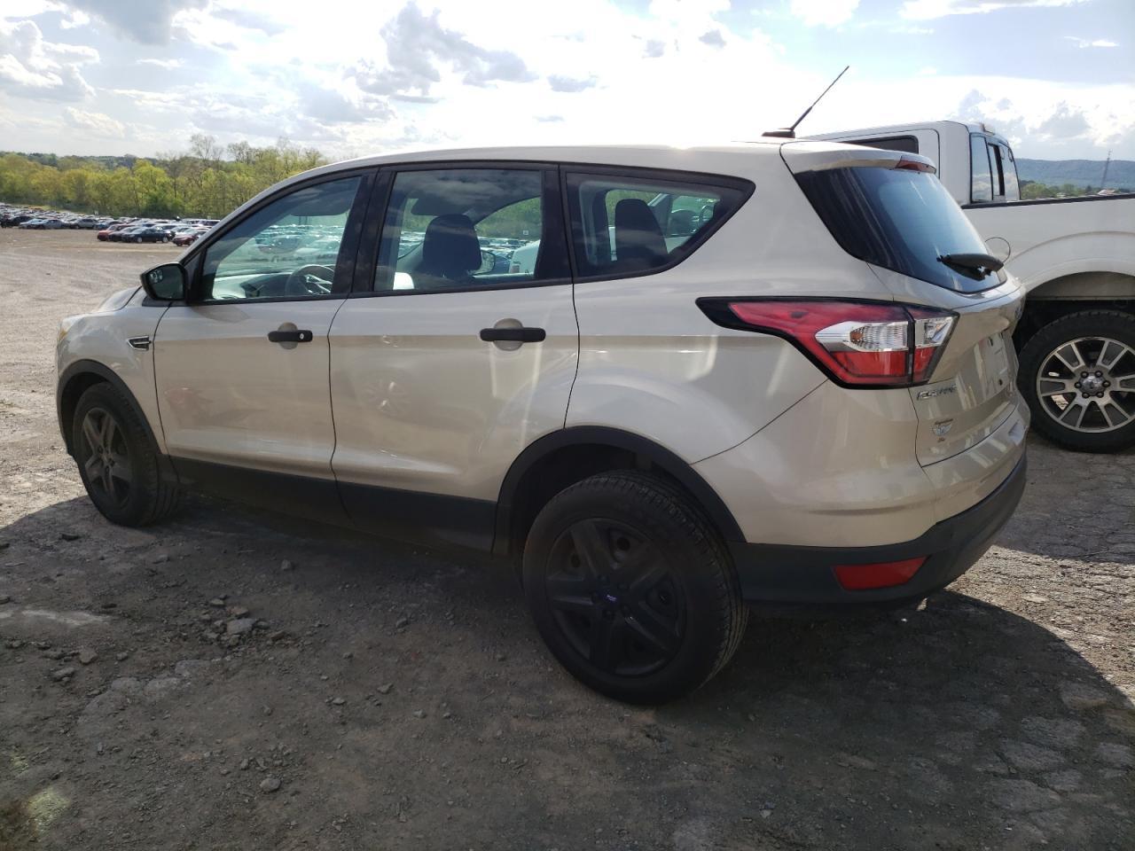 2017 Ford Escape S - Фото 2
