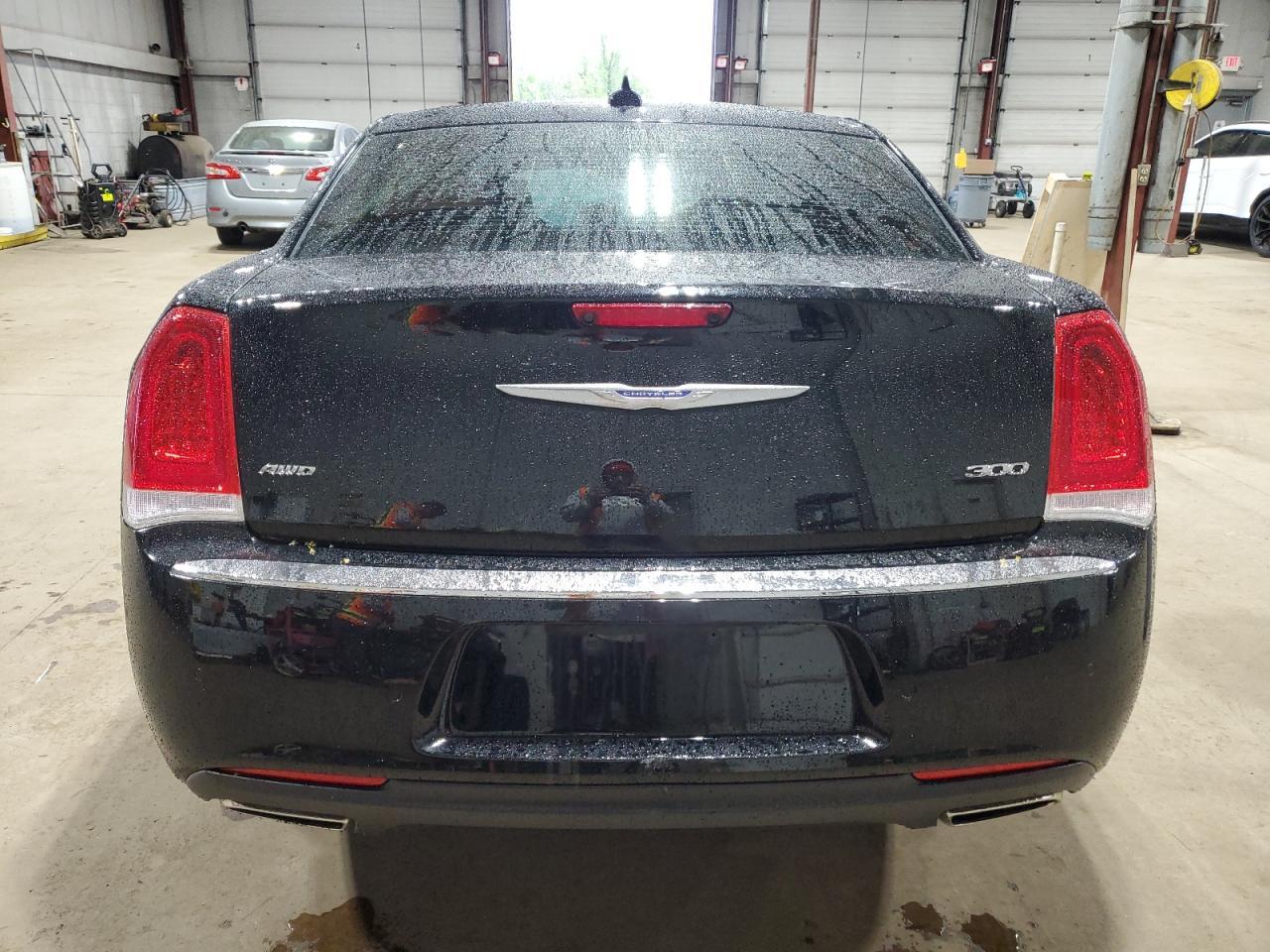 2020 Chrysler 300 Limited - Фото 6