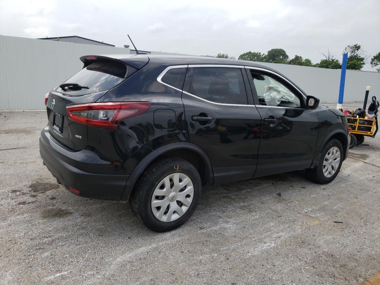 2020 Nissan Rogue Sport S - Фото 3