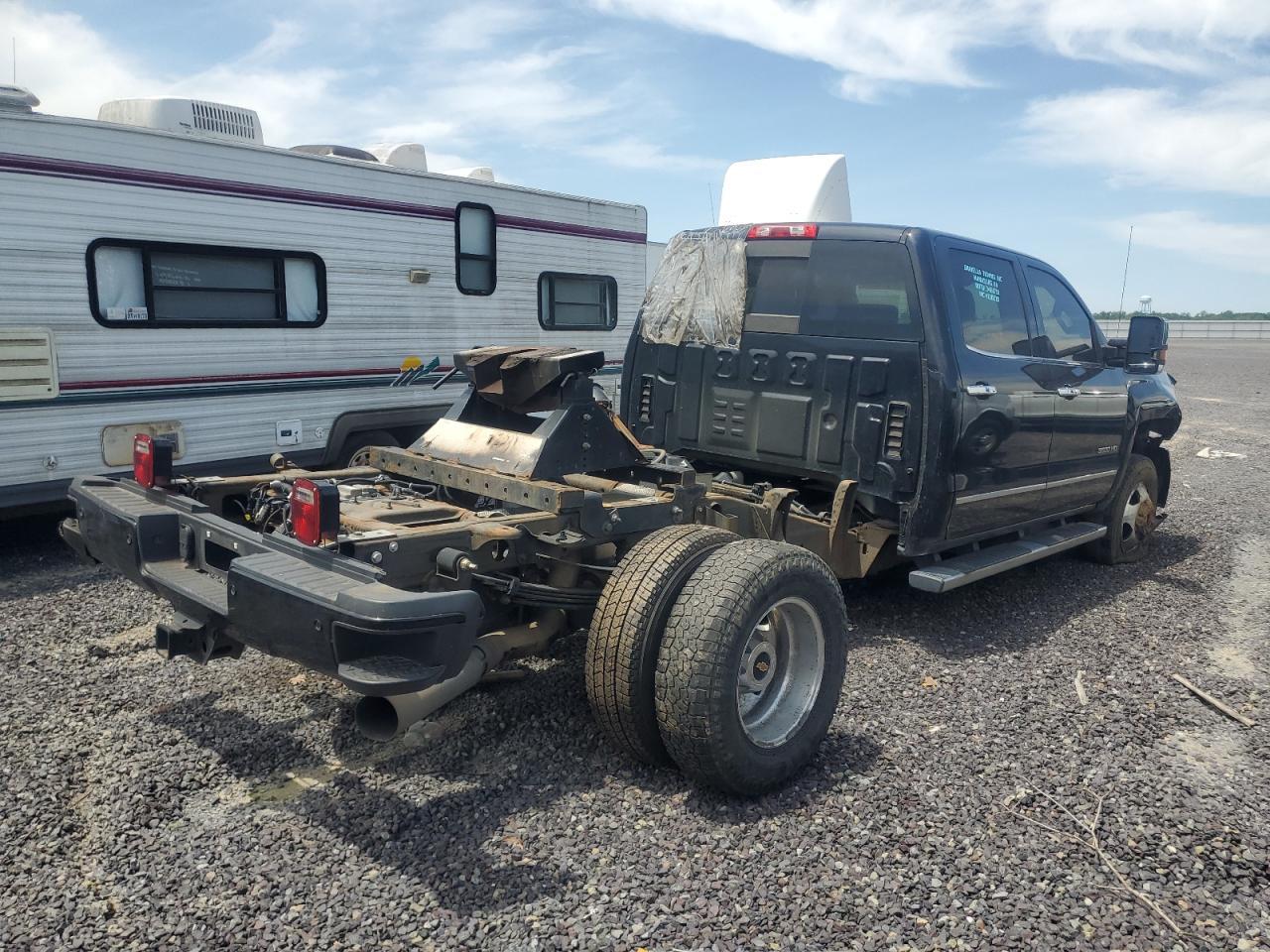 2016 Chevrolet Silverado K3500 Ltz - Image 3