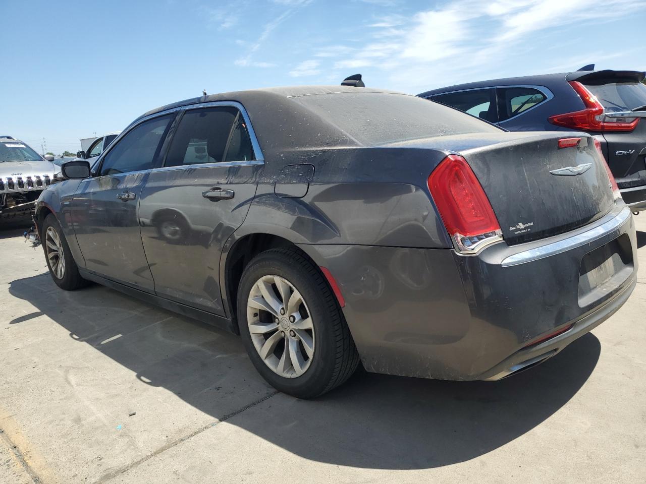 2015 Chrysler 300 Limited - Фото 2