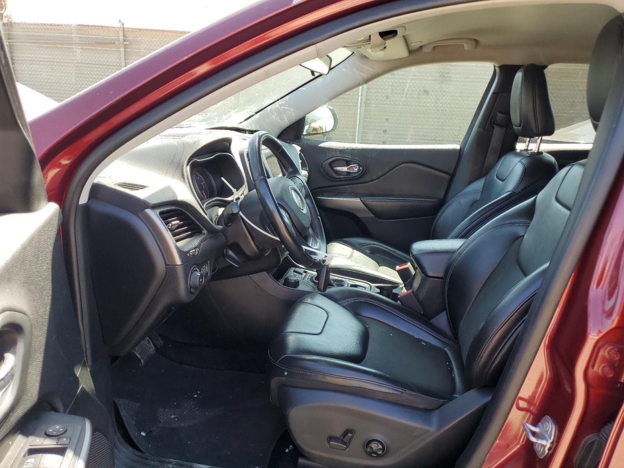 2019 Jeep Cherokee Latitude Plus - Image 7