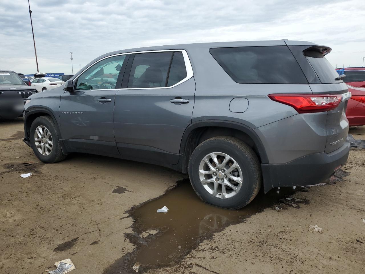 2020 Chevrolet Traverse Ls - Фото 2