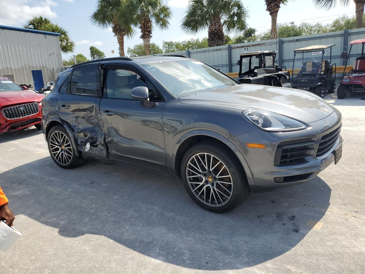 2020 Porsche Cayenne E-Hybrid - Image 4