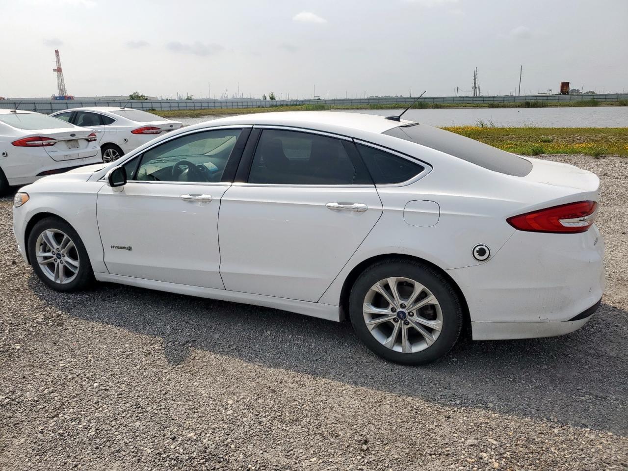 2018 Ford Fusion Se Hybrid - Image 2