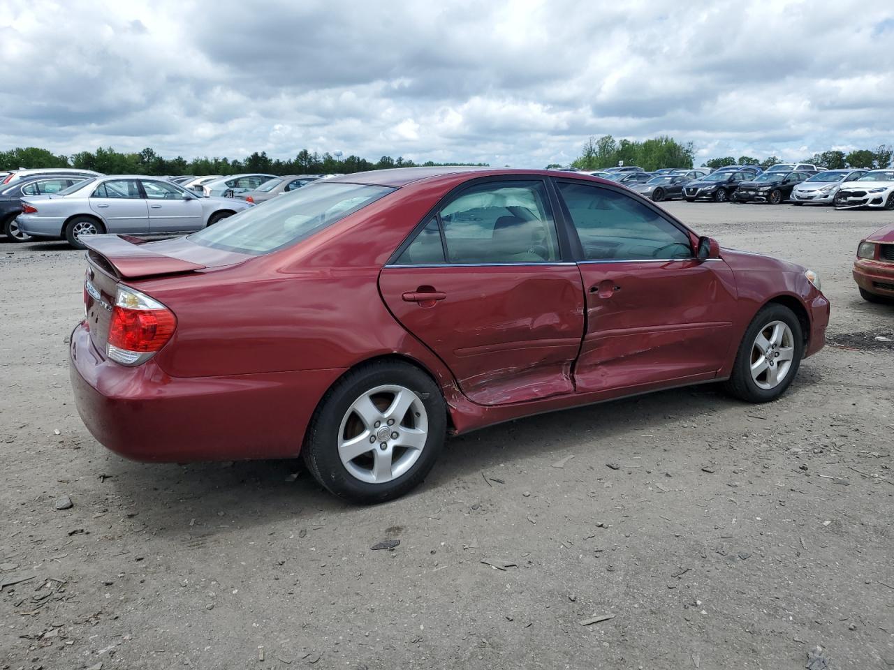 2005 Toyota Camry Le - Фото 3