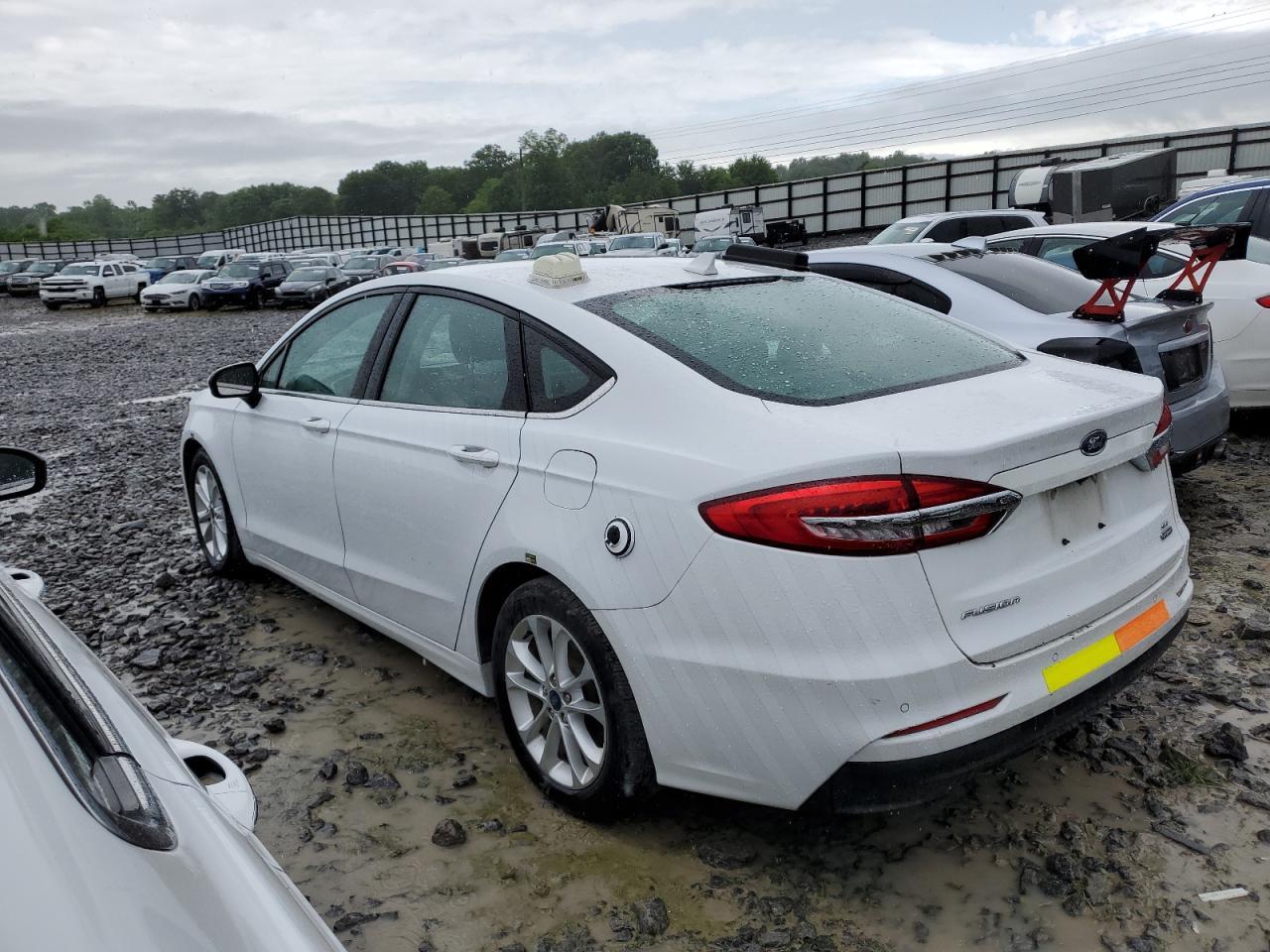 2020 Ford Fusion Se - Image 2