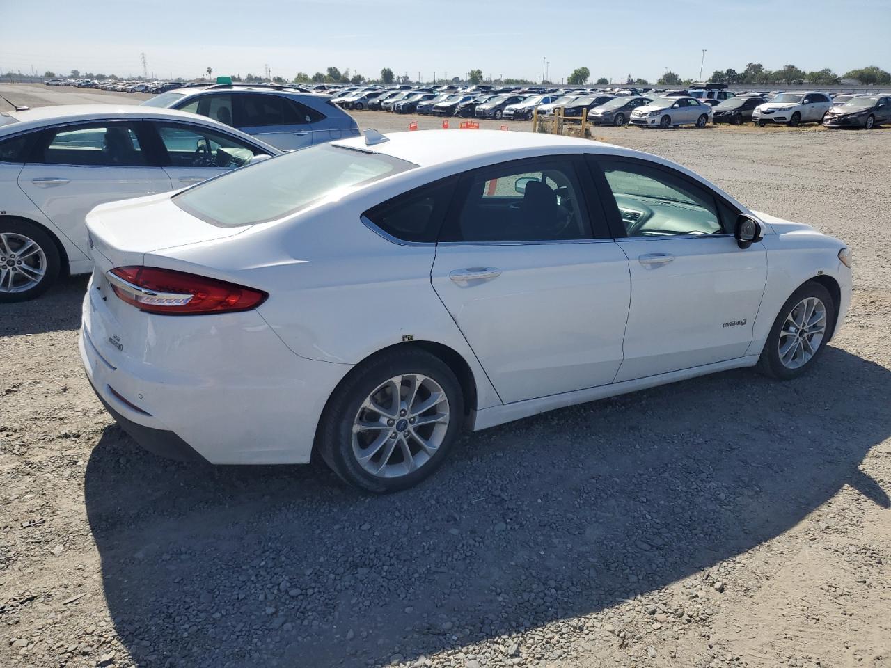 2019 Ford Fusion Se - Фото 3