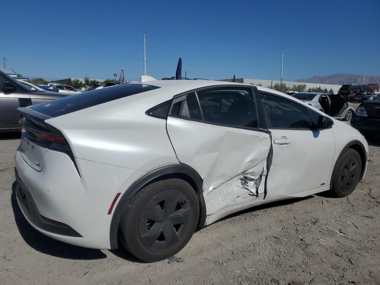 2024 Toyota Prius Le - Фото 3