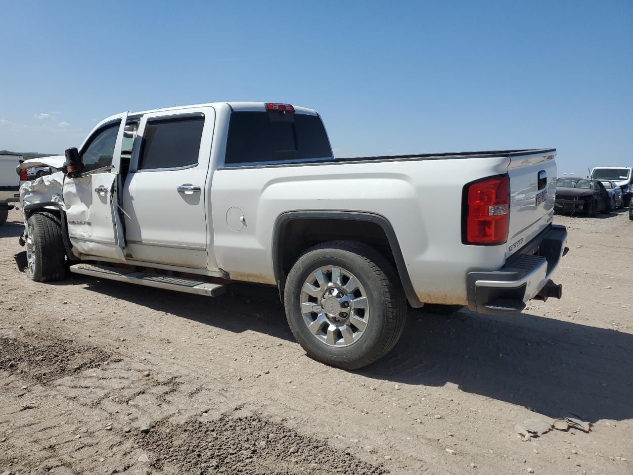2017 GMC Sierra K2500 Denali - Фото 2