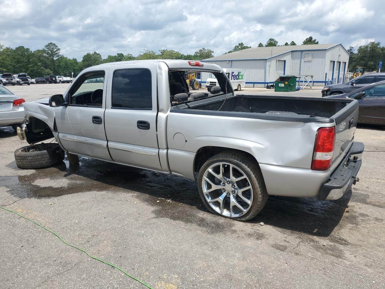 2007 GMC New Sierra C1500 - Image 2