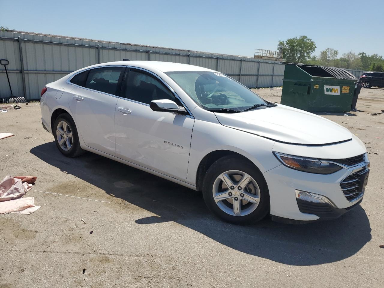 2020 Chev Malibu Ls - Фото 4