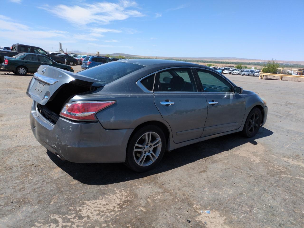 2014 Nissan Altima 2.5 - Image 3