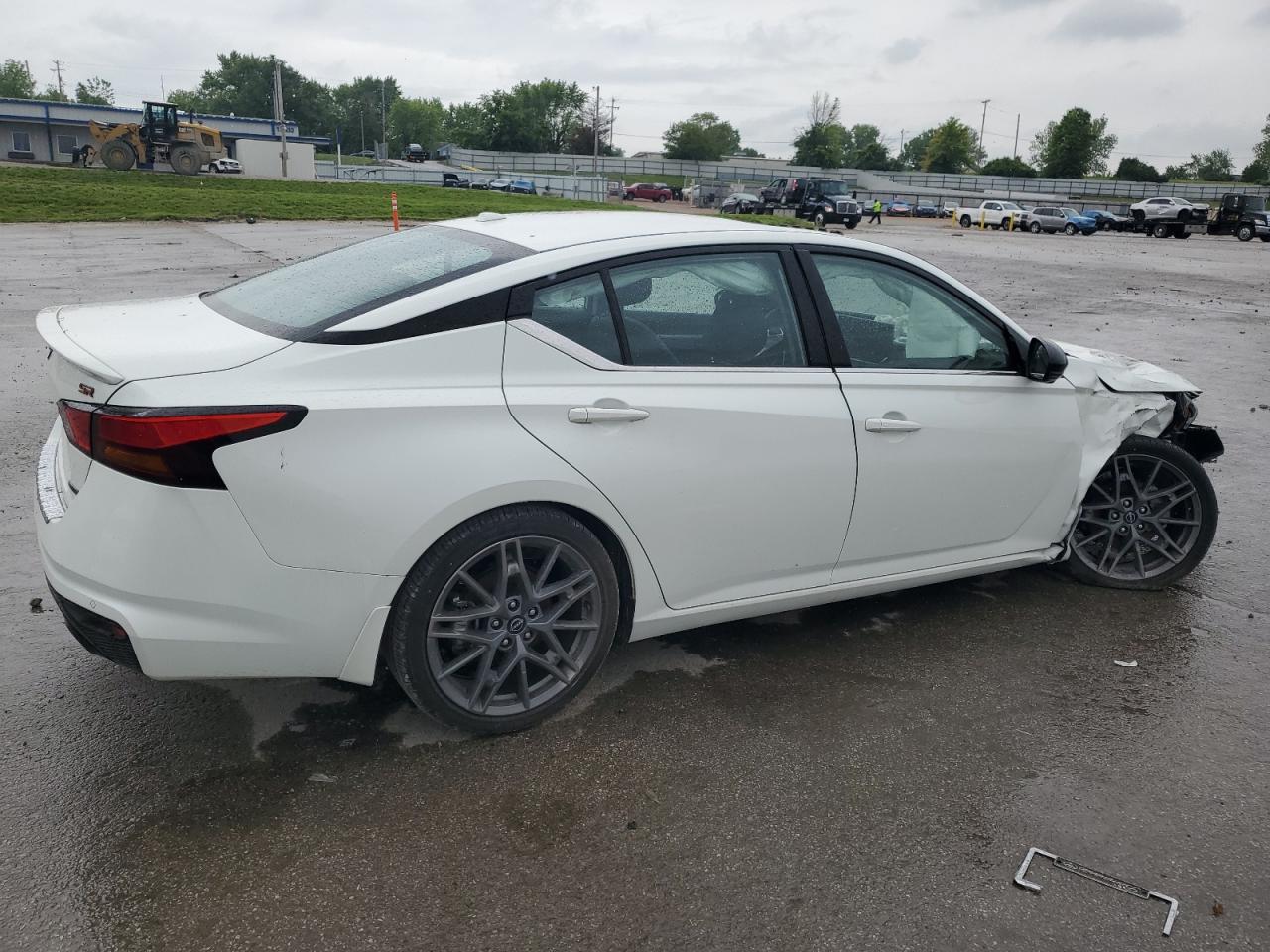 2023 Nissan Altima Sr - Image 3