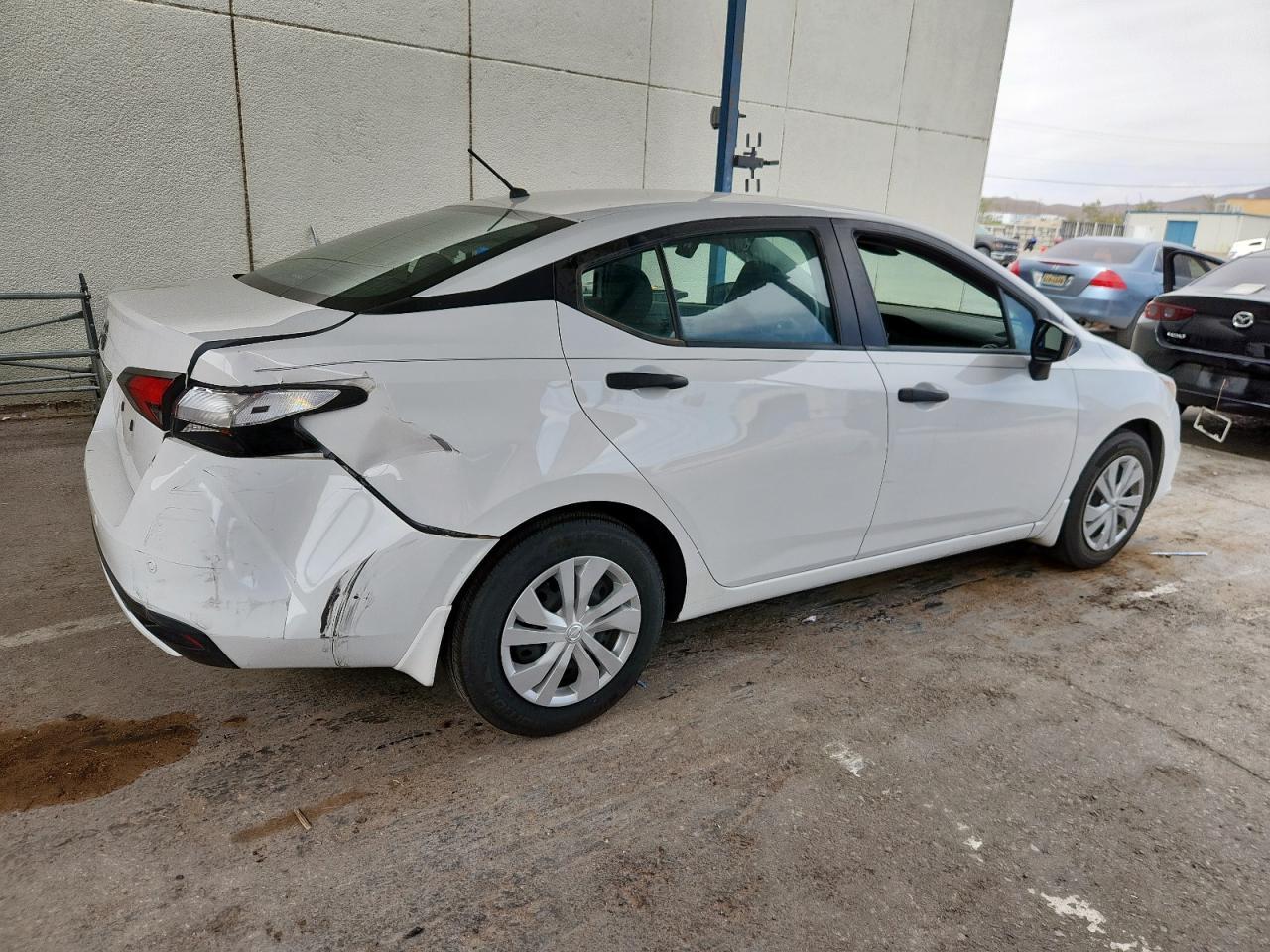 2021 Nissan Versa S - Фото 3