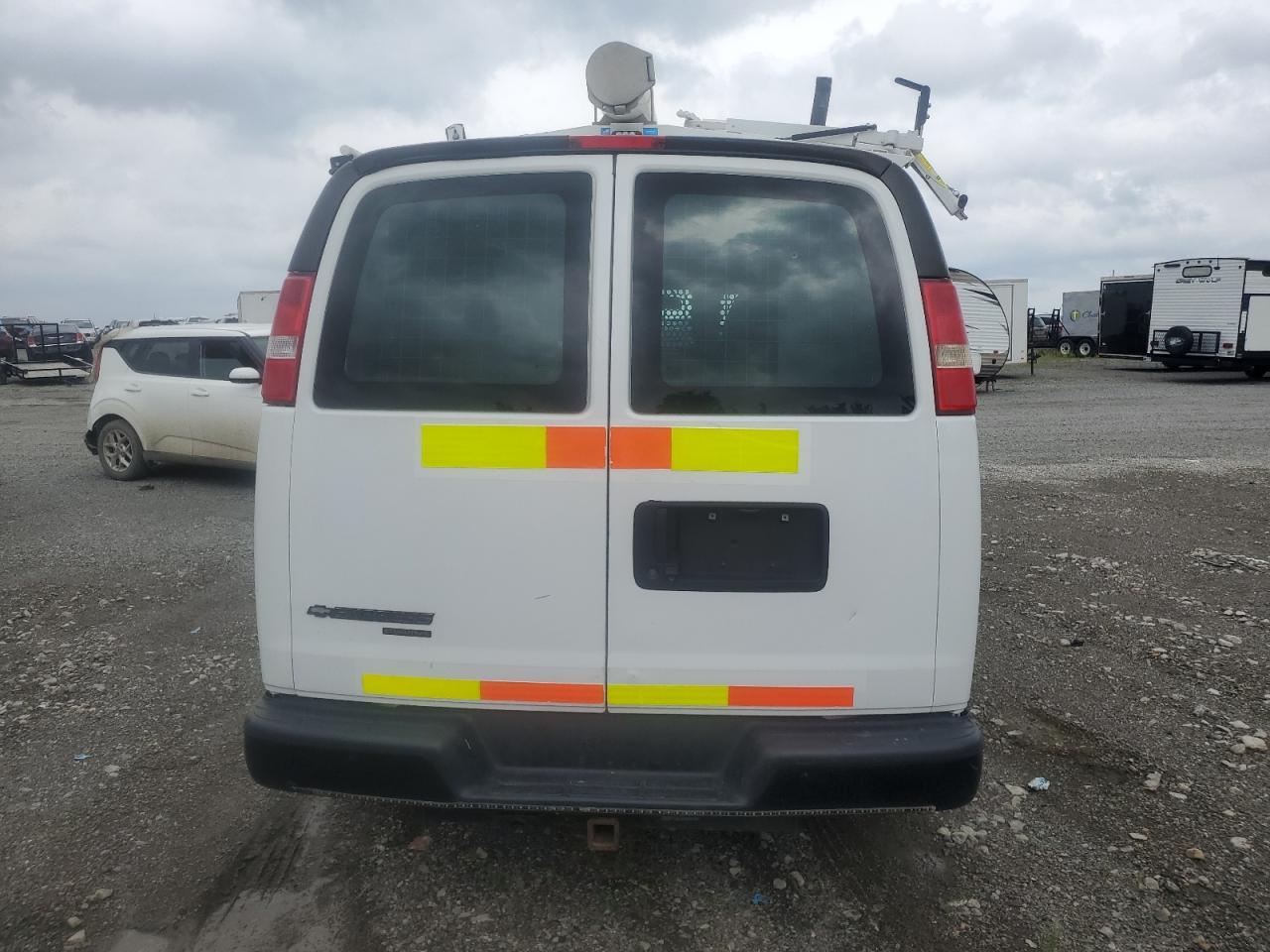 2013 Chevrolet Express G2500 - Image 6