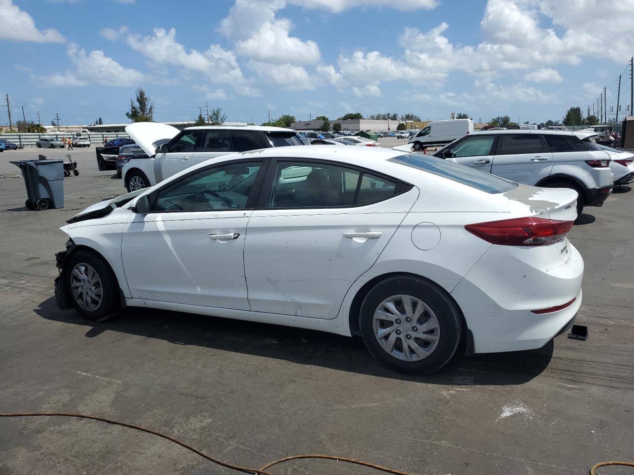 2017 Hyundai Elantra Se - Image 2