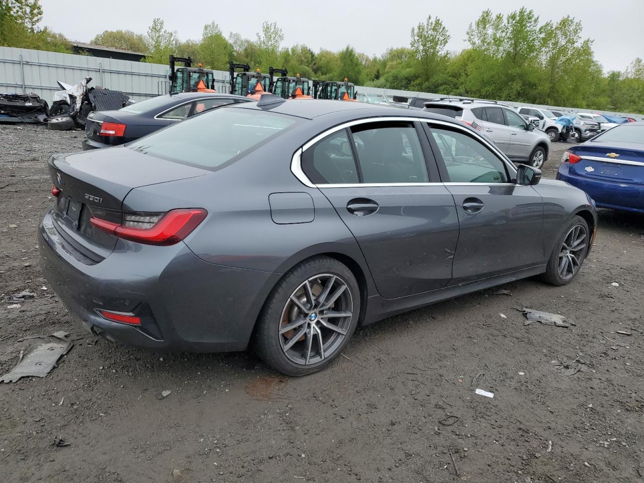 2019 BMW 330Xi - Фото 3