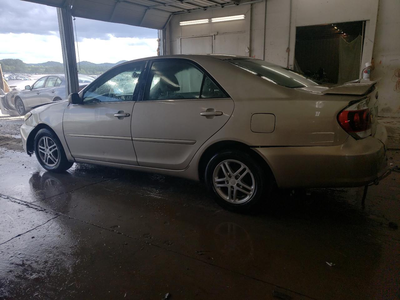 2005 Toyota Camry Le - Image 2
