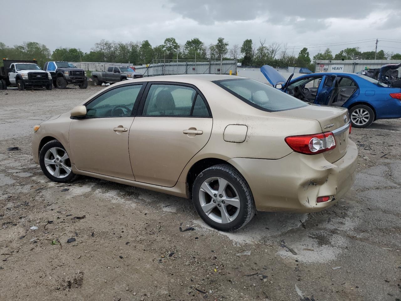 2011 Toyota Corolla Base - Фото 2
