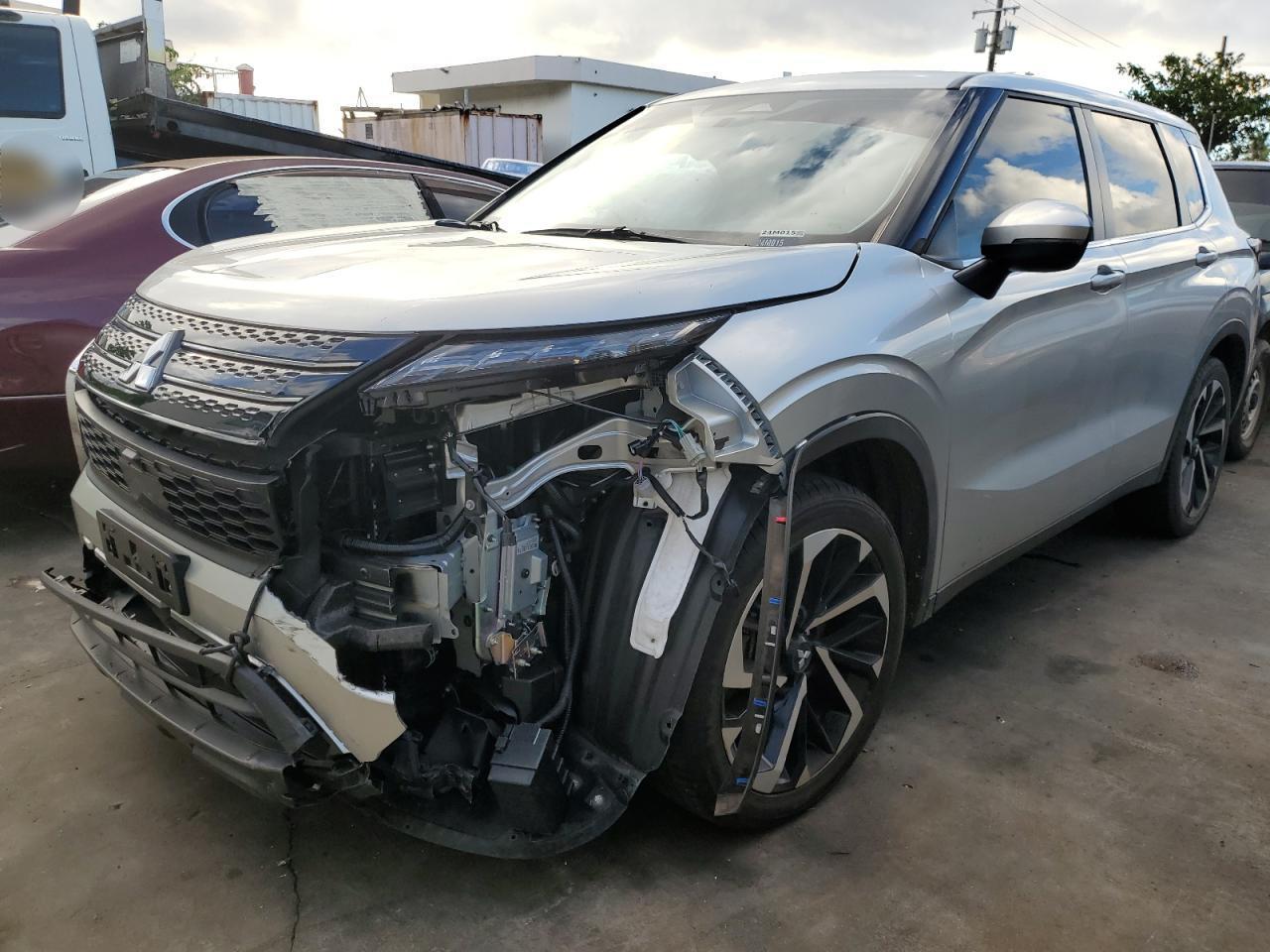 2024 Mitsubishi Outlander Es