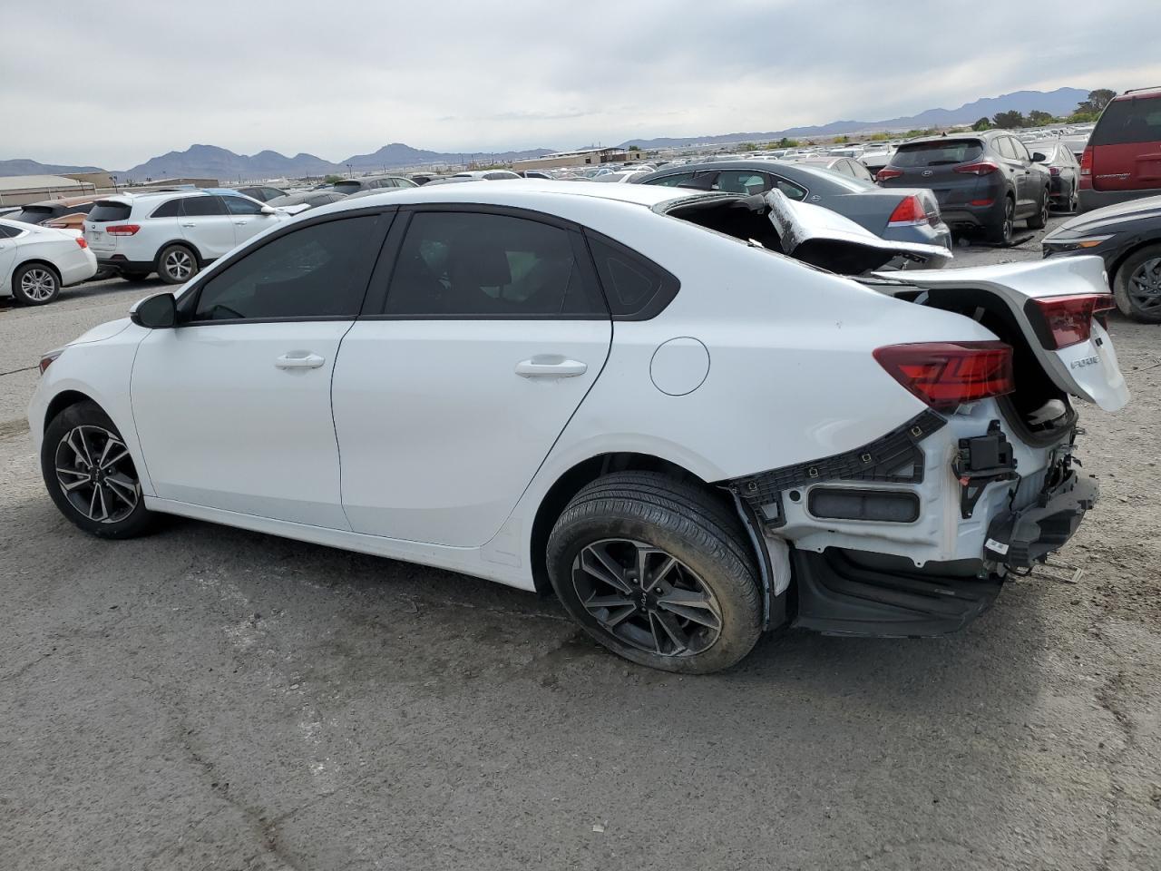 2024 Kia Forte Lx - Фото 2