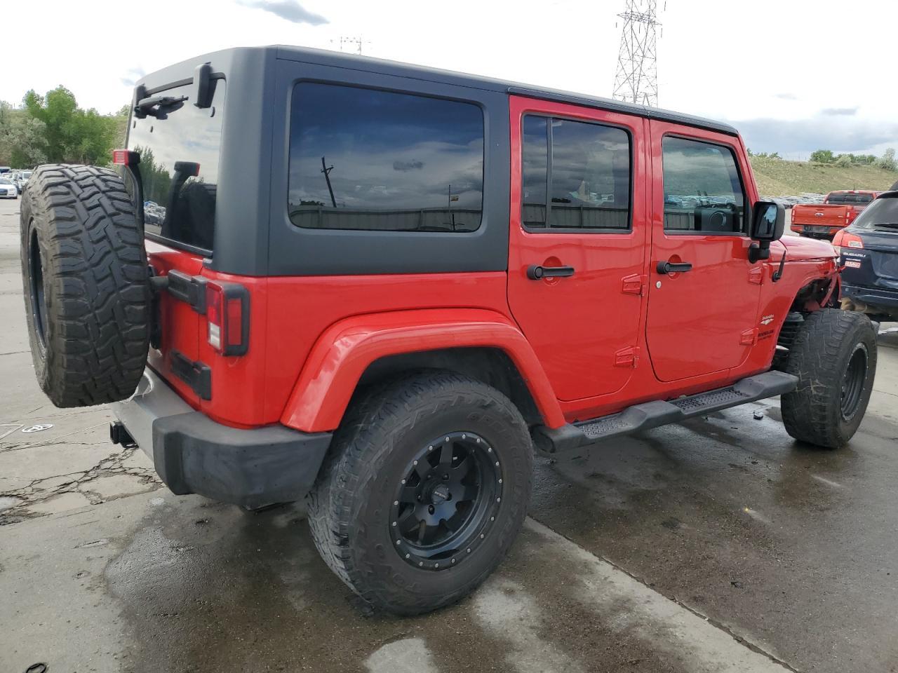2014 Jeep Wrangler Unlimited Sahara - Image 3