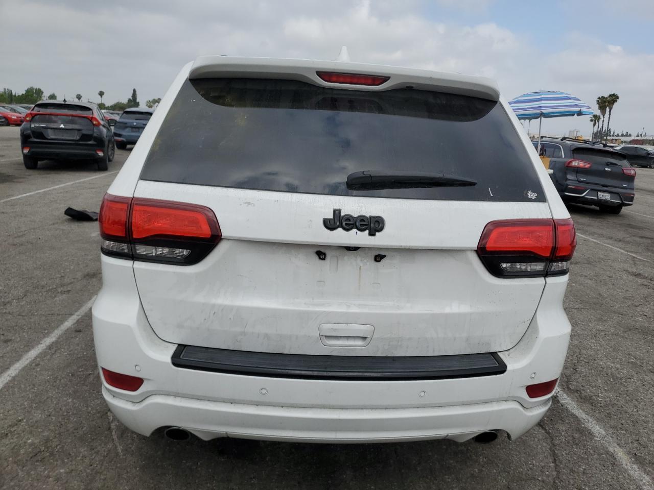 2015 Jeep Grand Cherokee Laredo - Image 6