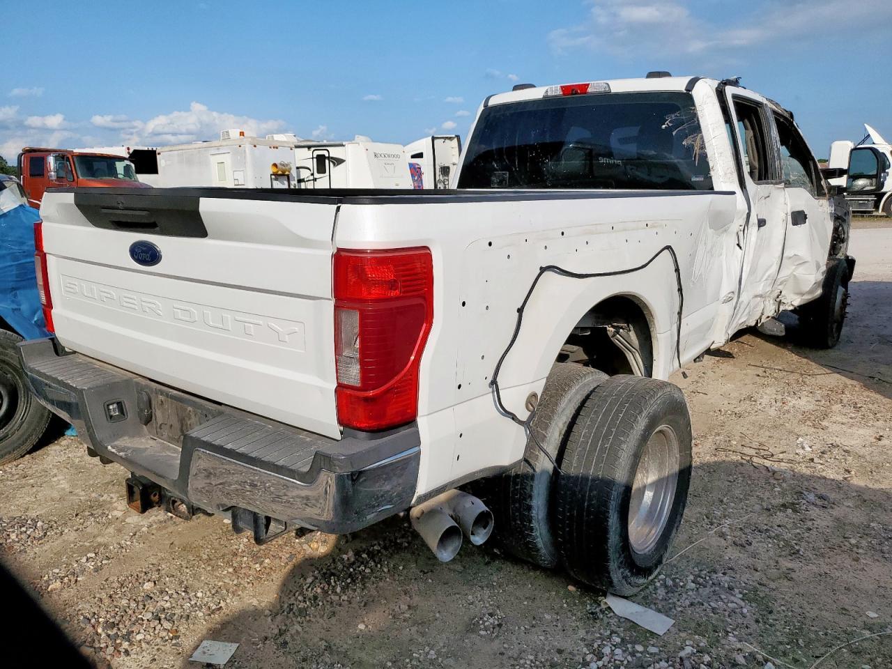 2020 Ford F350 Super Duty - Фото 3