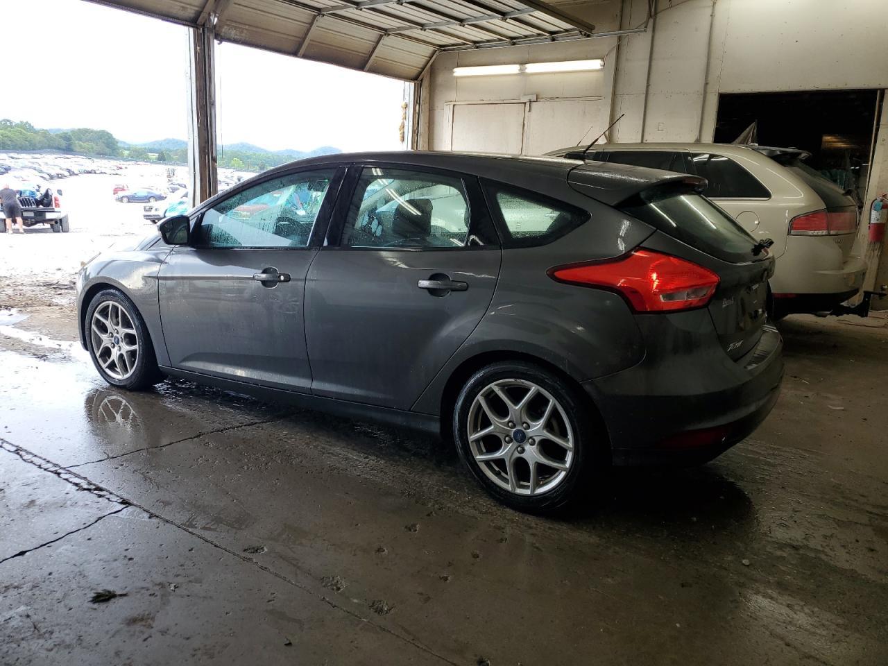 2015 Ford Focus Se - Image 2