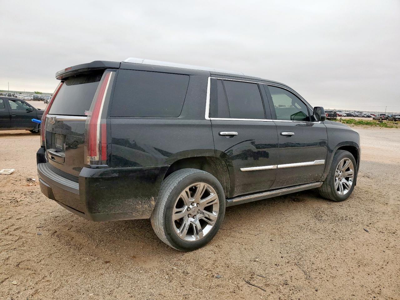 2015 Cadillac Escalade Premium - Image 3