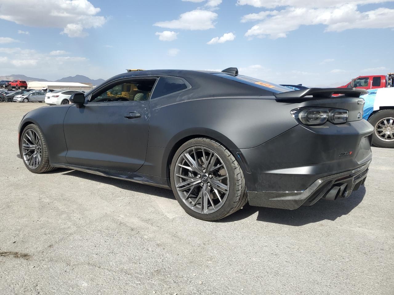 2022 Chevrolet Camaro Zl1 - Фото 2