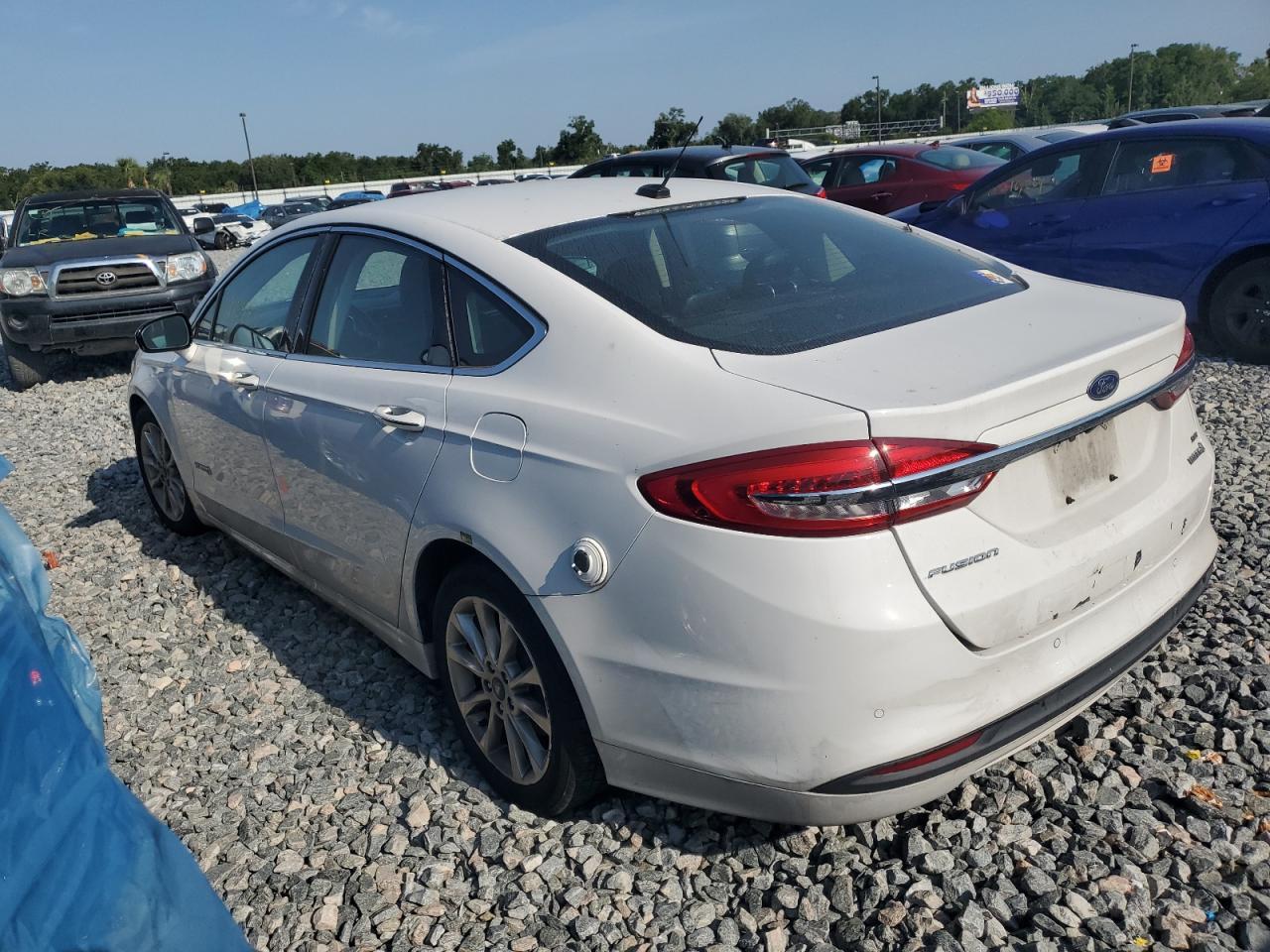 2017 Ford Fusion Se Hybrid - Image 2