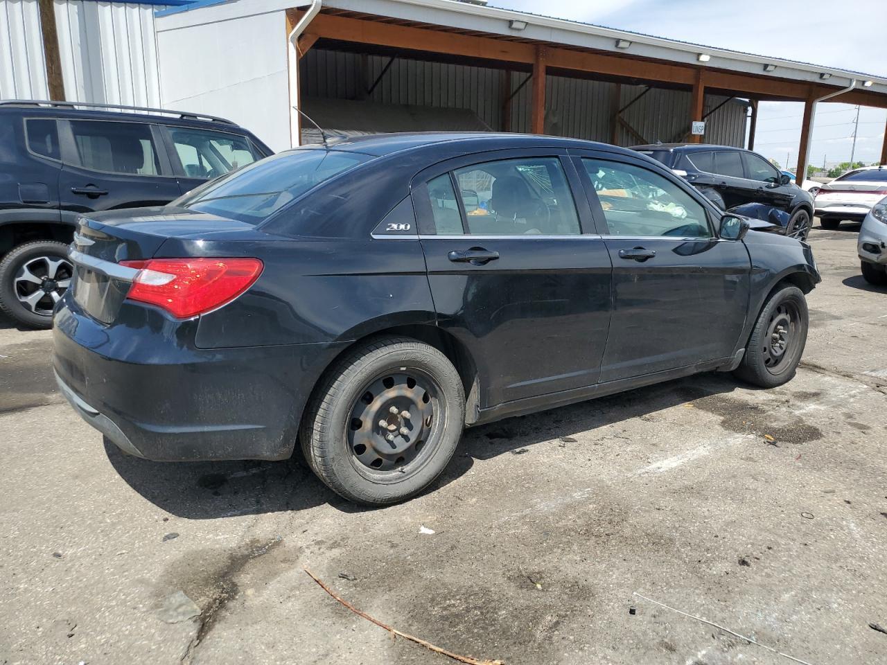 2014 Chrysler 200 Lx - Фото 3