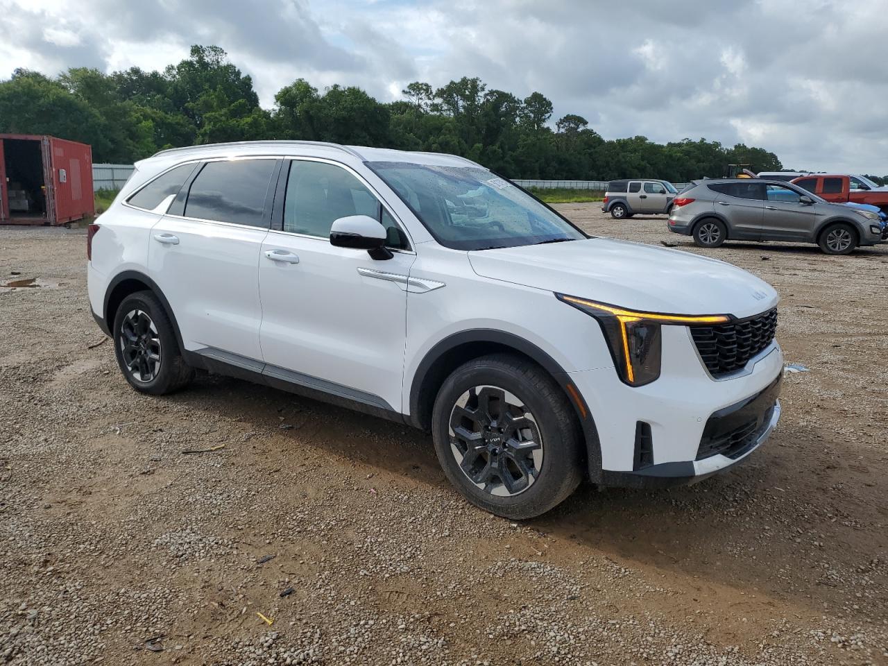 2025 Kia Sorento S - Image 4