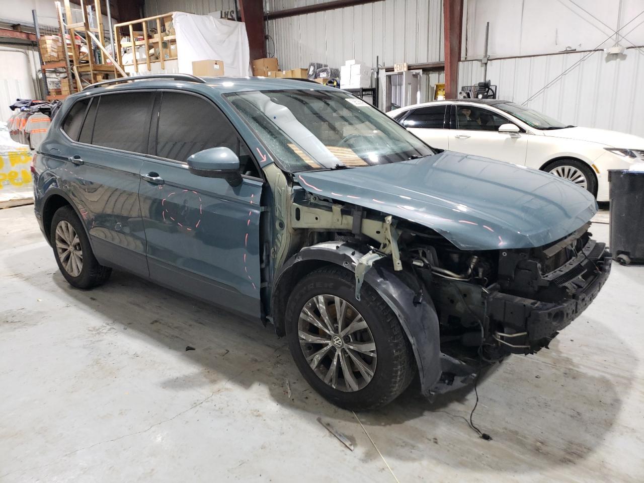 2019 Volkswagen Tiguan S - Фото 4