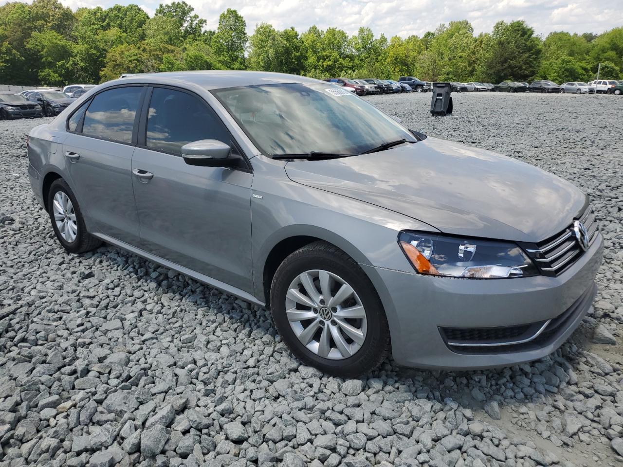 2013 Volkswagen Passat S - Image 4