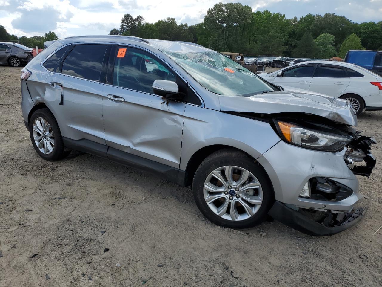 2020 Ford Edge Titanium - Image 4