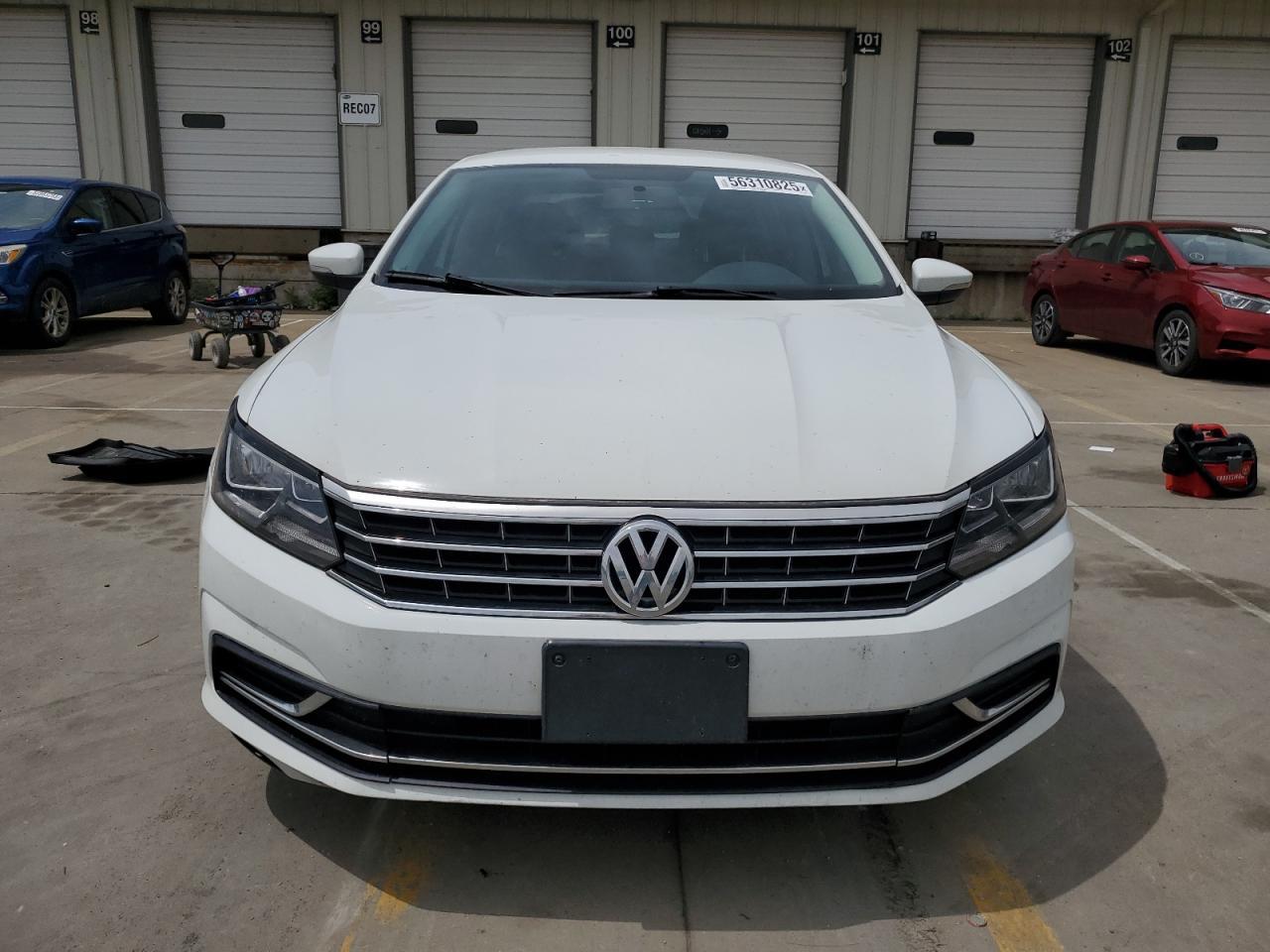 2016 Volkswagen Passat S - Image 5