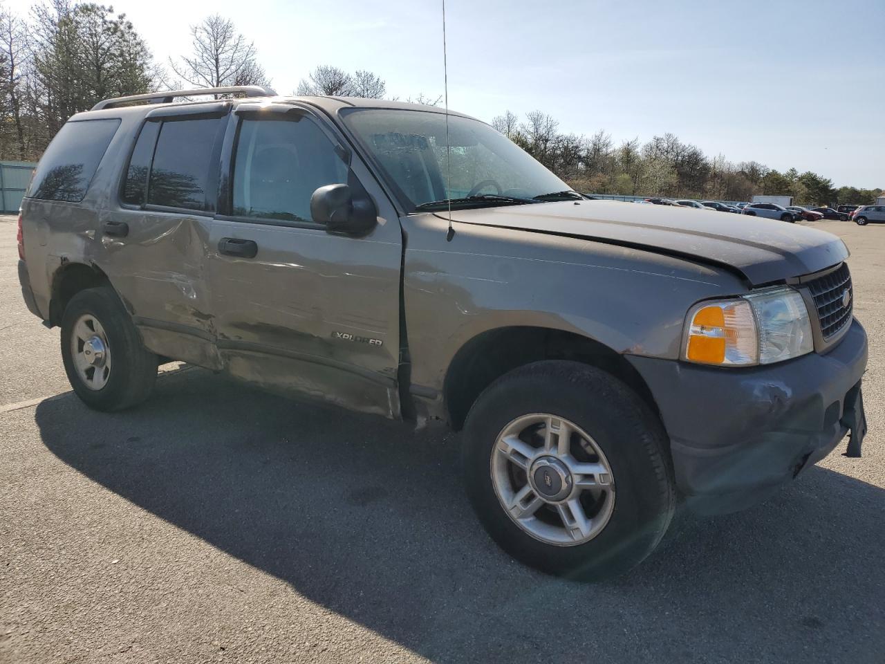 2004 Ford Explorer Xls - Image 4