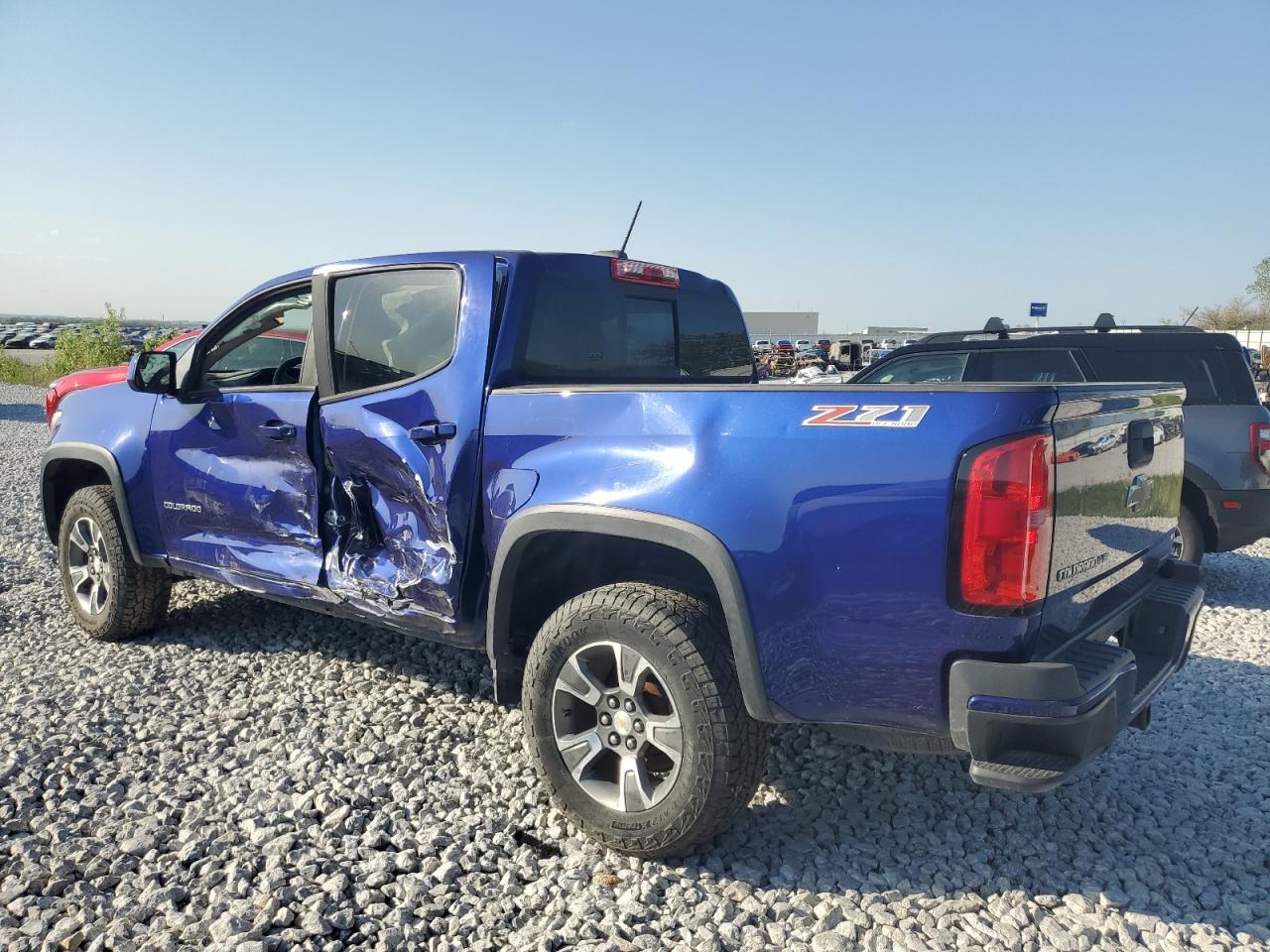 2017 Chevrolet Colorado Z71 - Фото 2