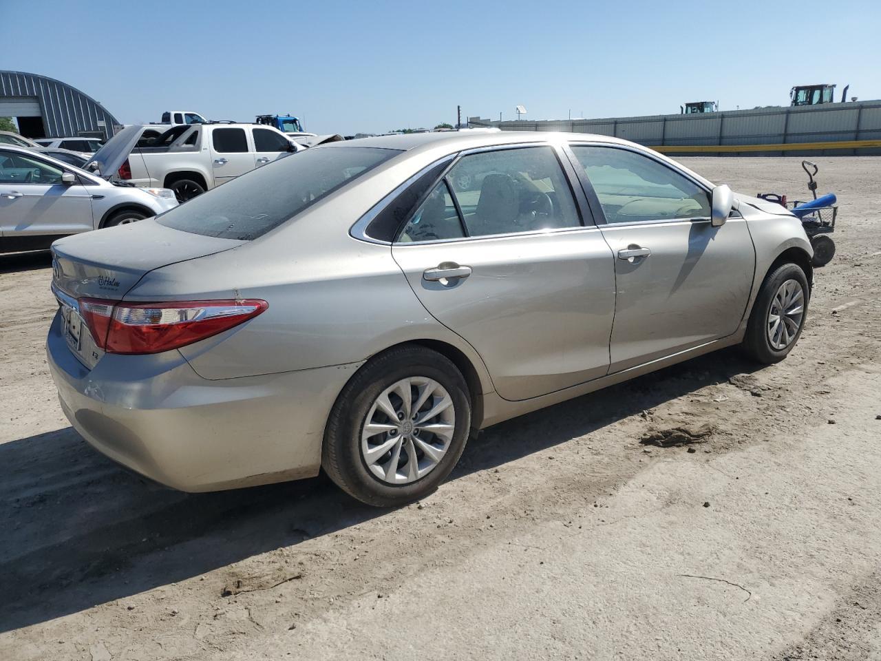 2015 Toyota Camry Le - Image 3